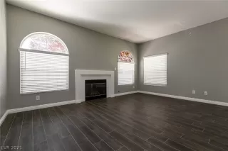 Photo #6: 2293770 Listing