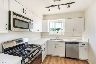 Photo #2: 2293778 Listing 