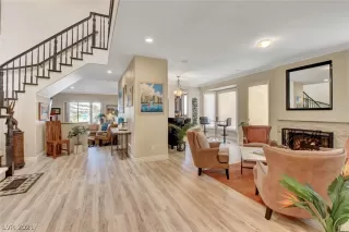 Photo #3: 2293835 Listing