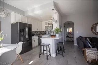 Photo #2: 2293866 Listing