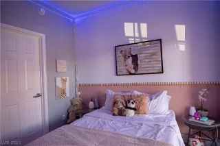 Photo #4: 2293866 Listing