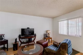 Photo #4: 2293892 Listing 