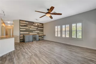 Photo #3: 2293910 Listing