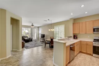 Photo #4: 2293911 Listing