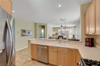 Photo #5: 2293911 Listing