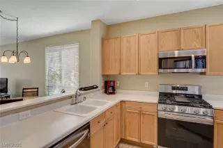 Photo #6: 2293911 Listing