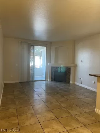 Photo #3: 2293916 Listing