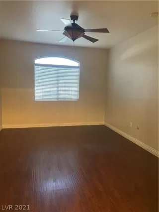 Photo #5: 2293916 Listing