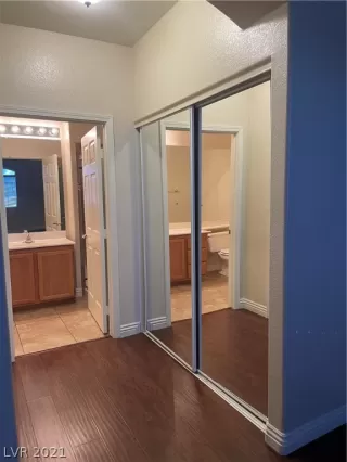 Photo #6: 2293916 Listing