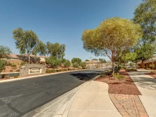 Photo #2: 2293945 Listing 