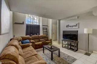 Photo #6: 2293973 Listing 