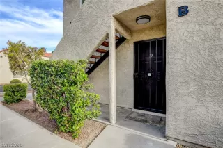 Photo #4: 2293981 Listing