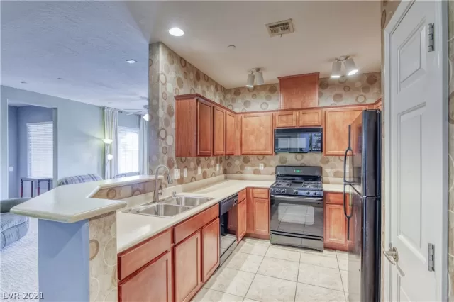 MLS: 2293993 Condo For Sale