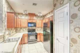 Photo #3: 2293993 Listing