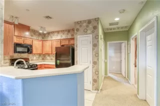 Photo #5: 2293993 Listing