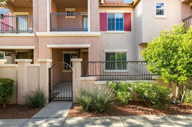 MLS: 2294040 Condo For Sale