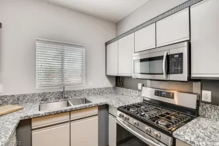 Photo #3: 2294056 Listing