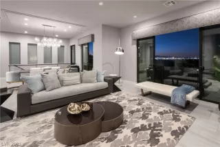 Photo #1: 2294065 Listing