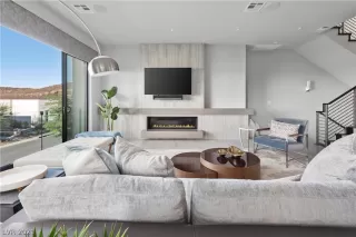 Photo #2: 2294065 Listing