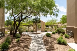 Photo #2: 2294075 Listing