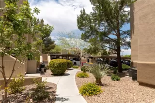 Photo #4: 2294075 Listing