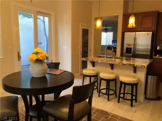 Photo #1: 2294076 Listing 