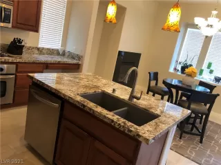 Photo #4: 2294076 Listing 