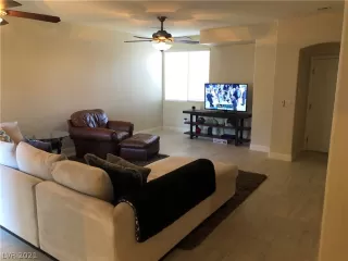 Photo #5: 2294076 Listing 