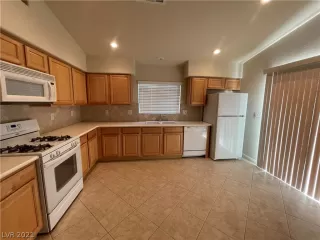 Photo #1: 2294098 Listing 