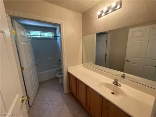Photo #4: 2294098 Listing 