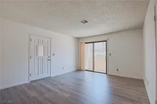 Photo #6: 2294099 Listing