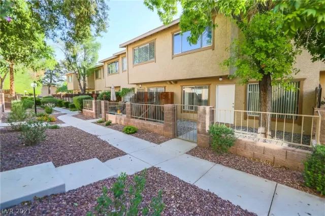 MLS: 2294108 Condo For Sale