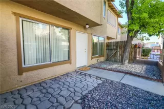 Photo #1: 2294108 Listing