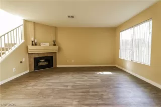 Photo #5: 2294108 Listing