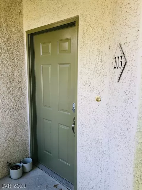 MLS: 2294118 Condo For Sale