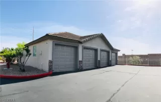 Photo #3: 2294118 Listing