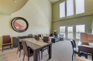 Photo #4: 2294132 Listing