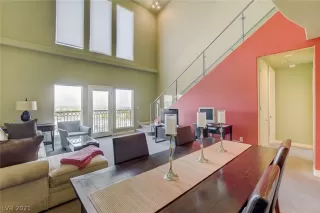 Photo #5: 2294132 Listing