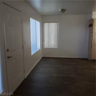 Photo #5: 2294166 Listing