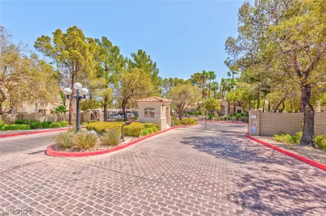 MLS: 2294221 Condo For Sale