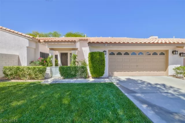 MLS: 2294222 Condo For Sale