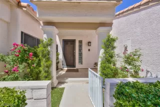 Photo #1: 2294222 Listing