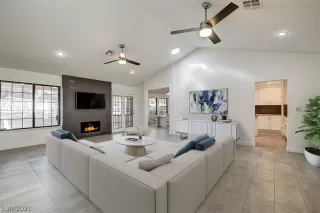 Photo #2: 2294222 Listing