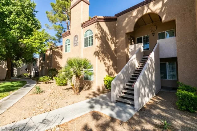 MLS: 2294290 Condo For Sale