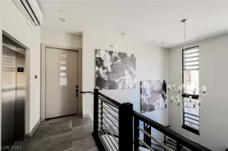 Photo #2: 2294295 Listing