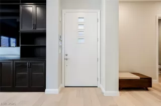 Photo #3: 2294295 Listing