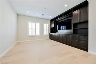 Photo #4: 2294295 Listing