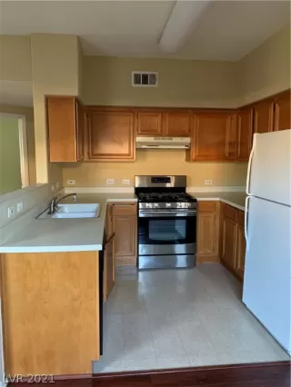 Photo #3: 2294301 Listing