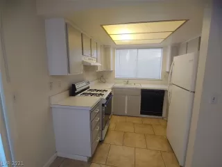 Photo #3: 2294303 Listing 