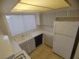 Photo #4: 2294303 Listing 